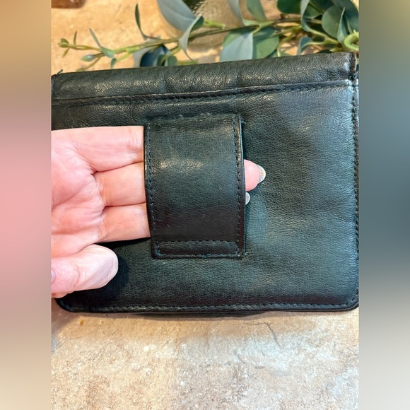 Vintage Wilson’s leather Forrest green wallet with keyring. - Picture 11 of 14